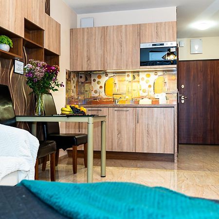 Triton Apartments In Варшава Экстерьер фото