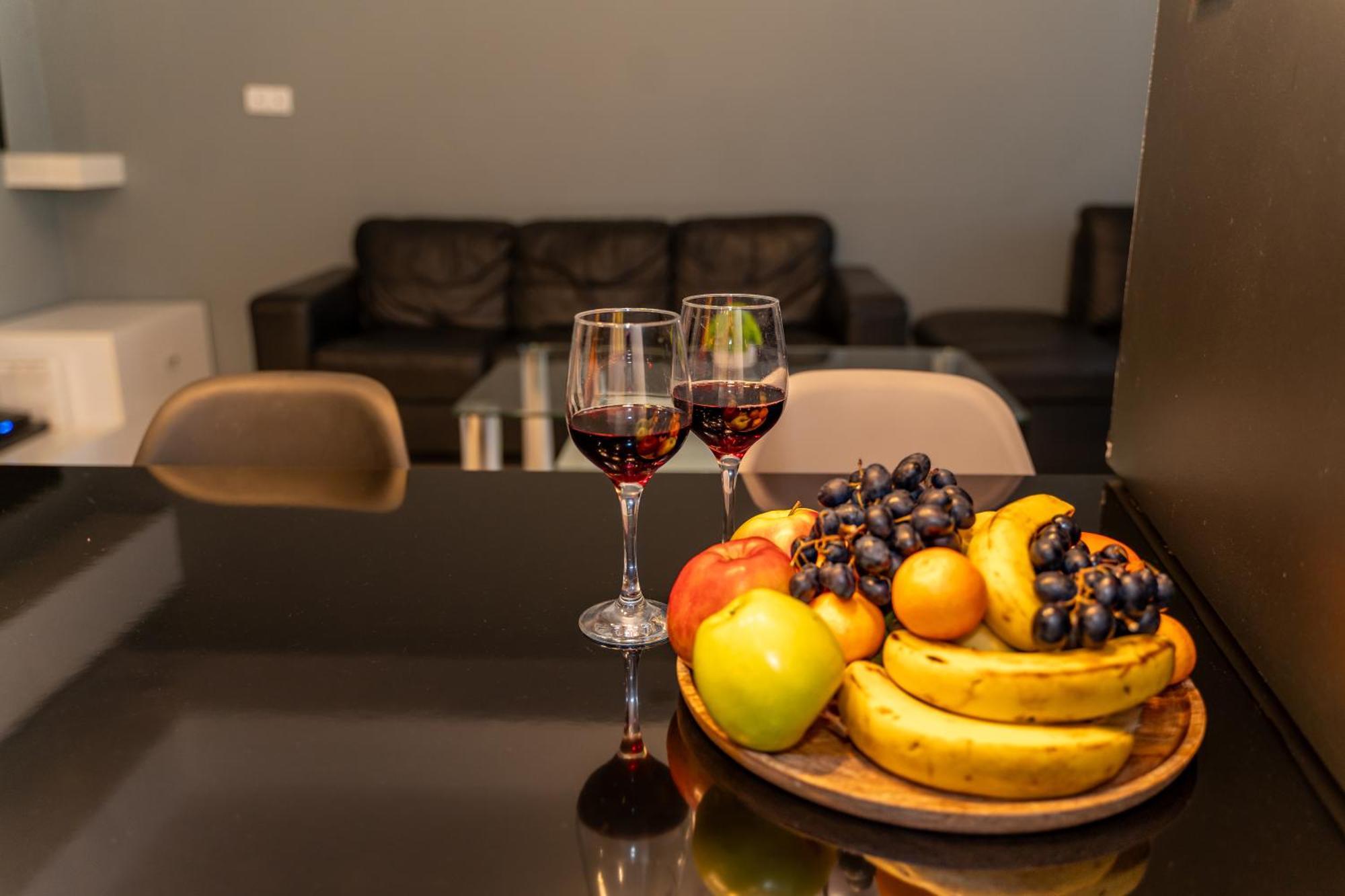 Triton Apartments In Варшава Экстерьер фото