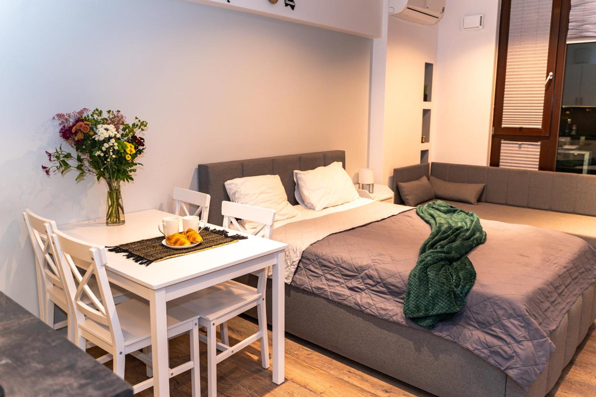 Triton Apartments In Варшава Номер фото