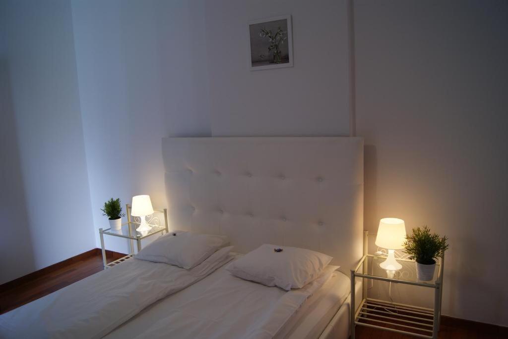 Triton Apartments In Варшава Экстерьер фото